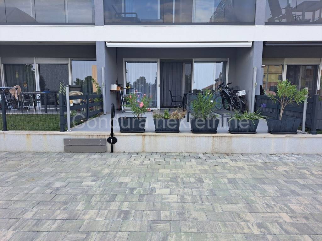 Apartman na moru, Prodaja, Vrsi, Zukve