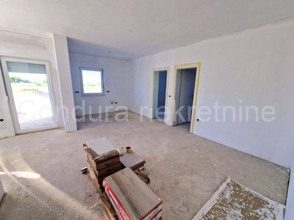 Apartman na moru, Prodaja, Vir, Vir