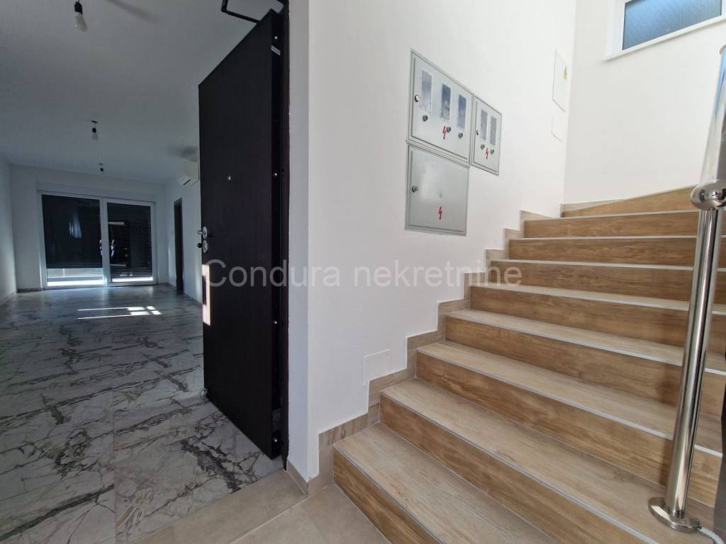 Apartman s okućnicom, Prodaja, Vir, Vir