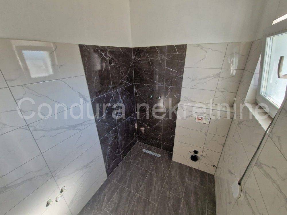 Apartman na moru, Prodaja, Vir, Vir