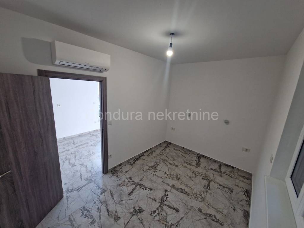 Apartman s okućnicom, Prodaja, Vir, Vir