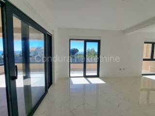 Apartman na moru, Prodaja, Privlaka, Privlaka