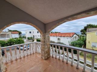 Apartman na moru, Prodaja, Vir, Vir