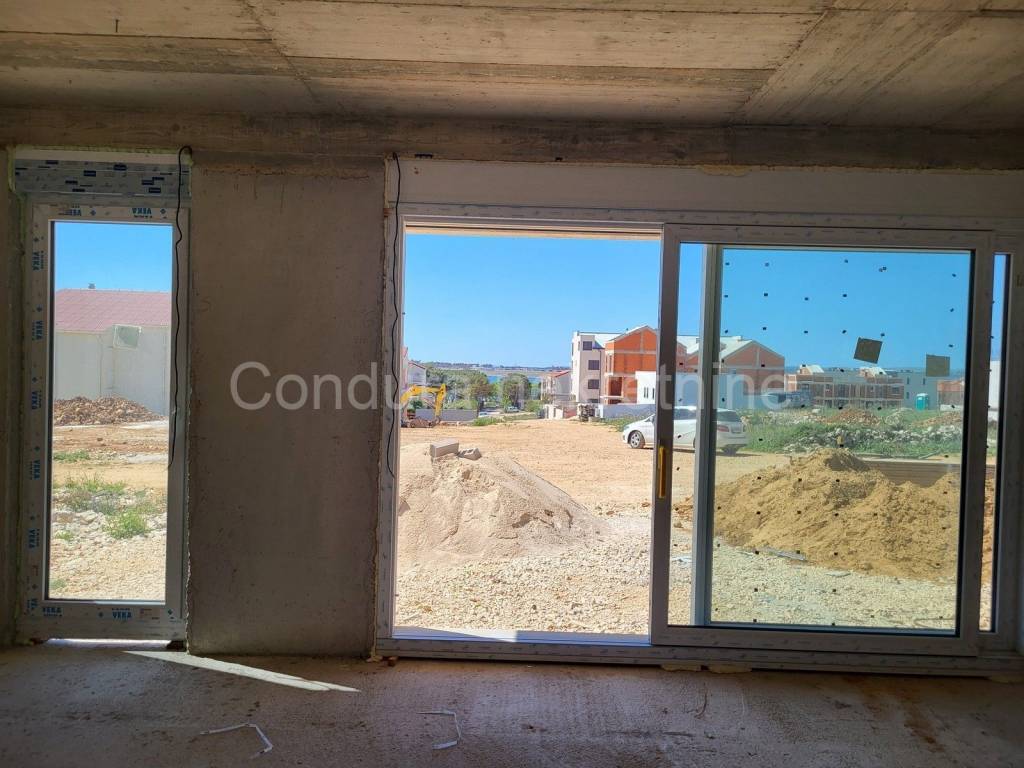 Apartman na moru, Prodaja, Povljana, Povljana