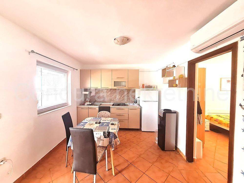 Apartman na moru, Prodaja, Vir, Vir