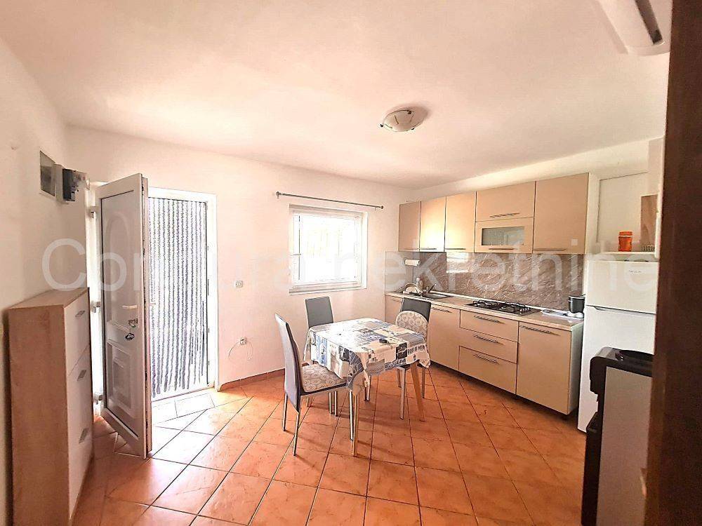 Apartman na moru, Prodaja, Vir, Vir