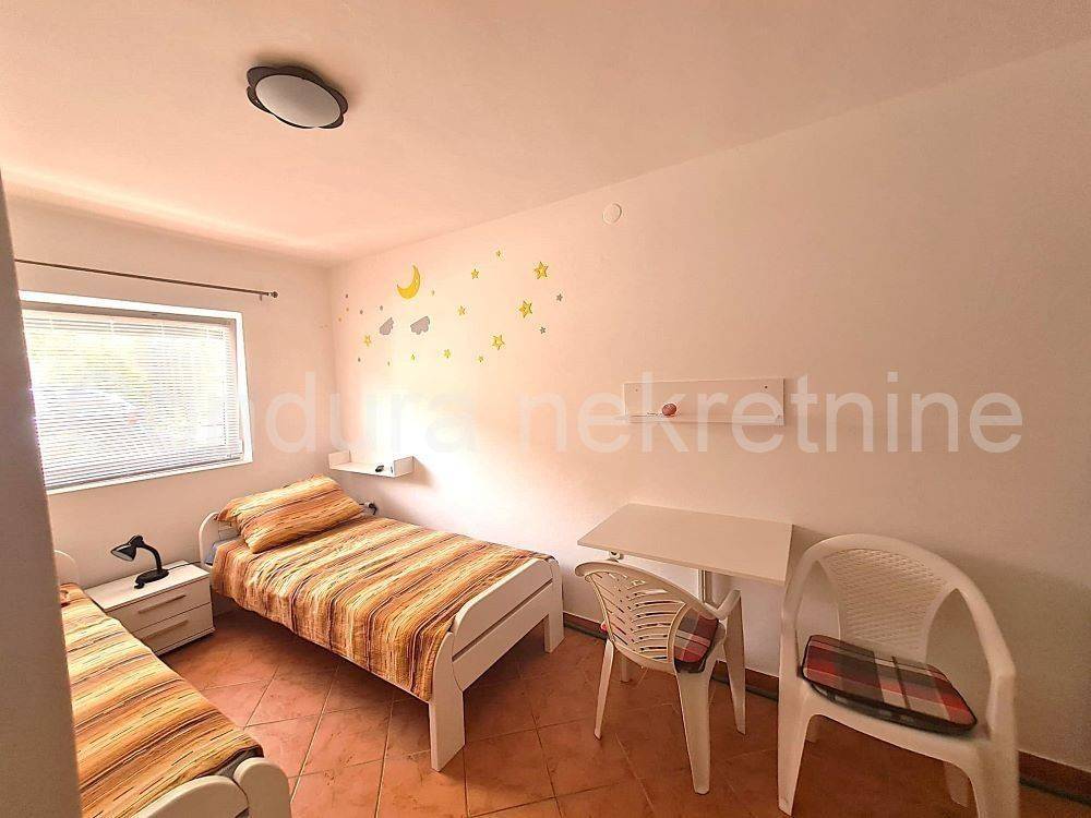 Apartman na moru, Prodaja, Vir, Vir