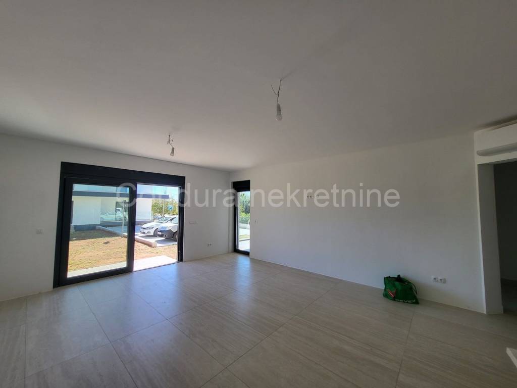 Apartman na moru, Prodaja, Privlaka, Privlaka