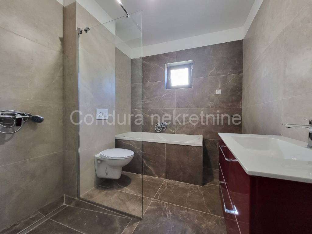 Apartman na moru, Prodaja, Privlaka, Privlaka