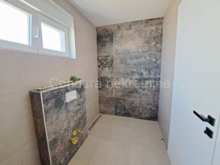 Apartman na moru, Prodaja, Nin, Nin