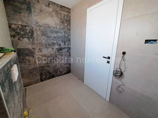 Apartman na moru, Prodaja, Nin, Nin