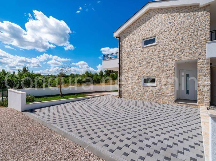 Apartman s okućnicom, Prodaja, Posedarje, Posedarje