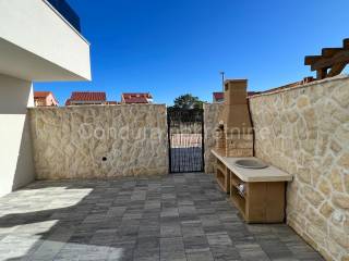 Apartman na moru, Prodaja, Povljana, Povljana