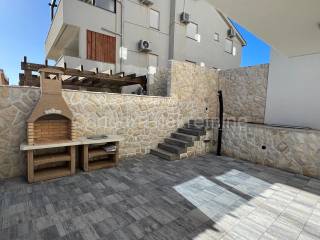 Apartman na moru, Prodaja, Povljana, Povljana