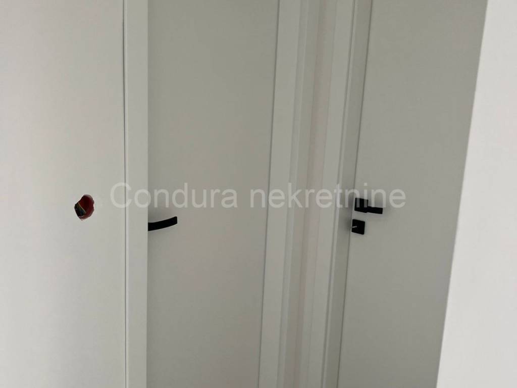 Apartman na moru, Prodaja, Povljana, Povljana