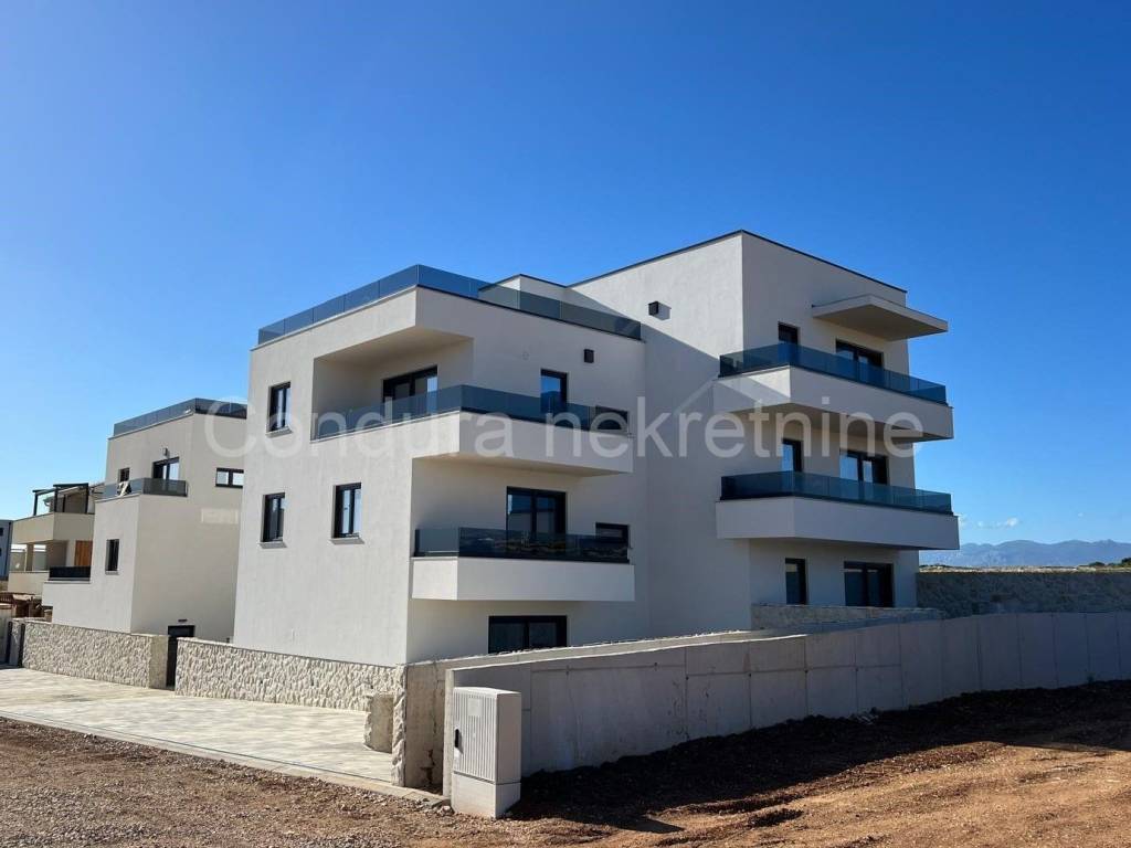 Apartman na moru, Prodaja, Povljana, Povljana