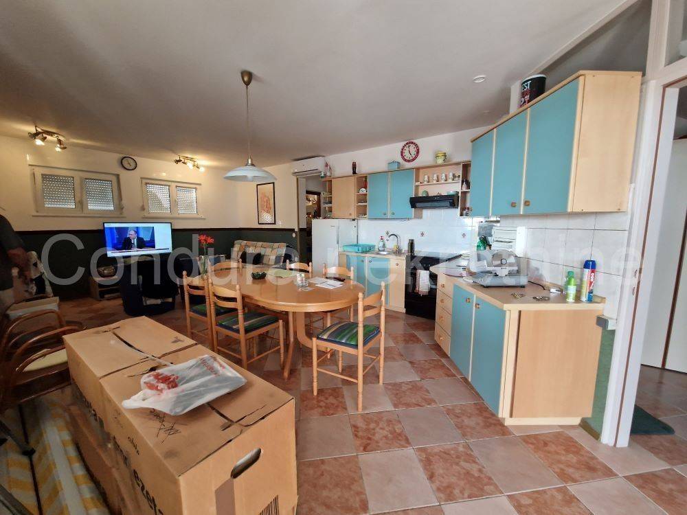 Apartman na moru, Prodaja, Vir, Vir