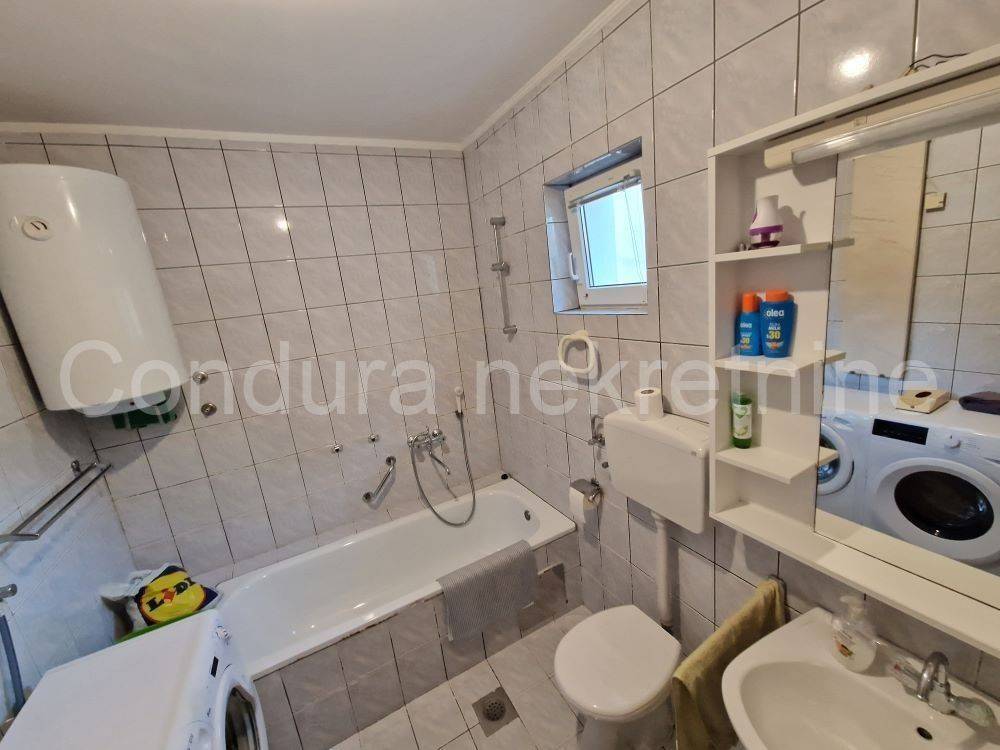 Apartman na moru, Prodaja, Vir, Vir