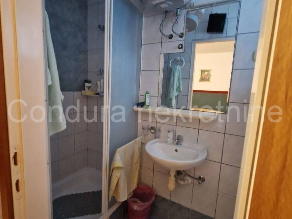 Apartman na moru, Prodaja, Vir, Vir