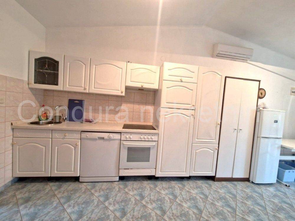 Apartman na moru, Prodaja, Vir, Vir