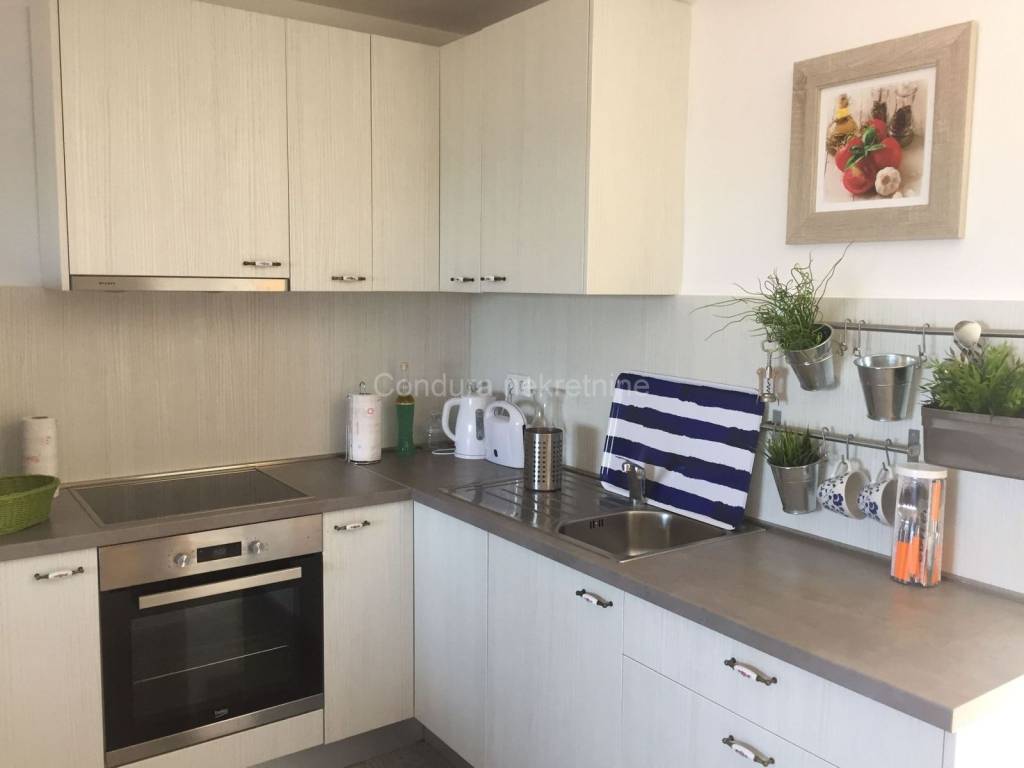 Apartman na moru, Prodaja, Nin, Nin