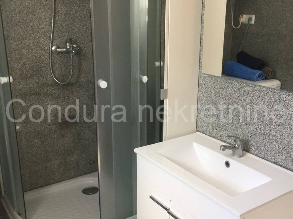 Apartman na moru, Prodaja, Nin, Nin