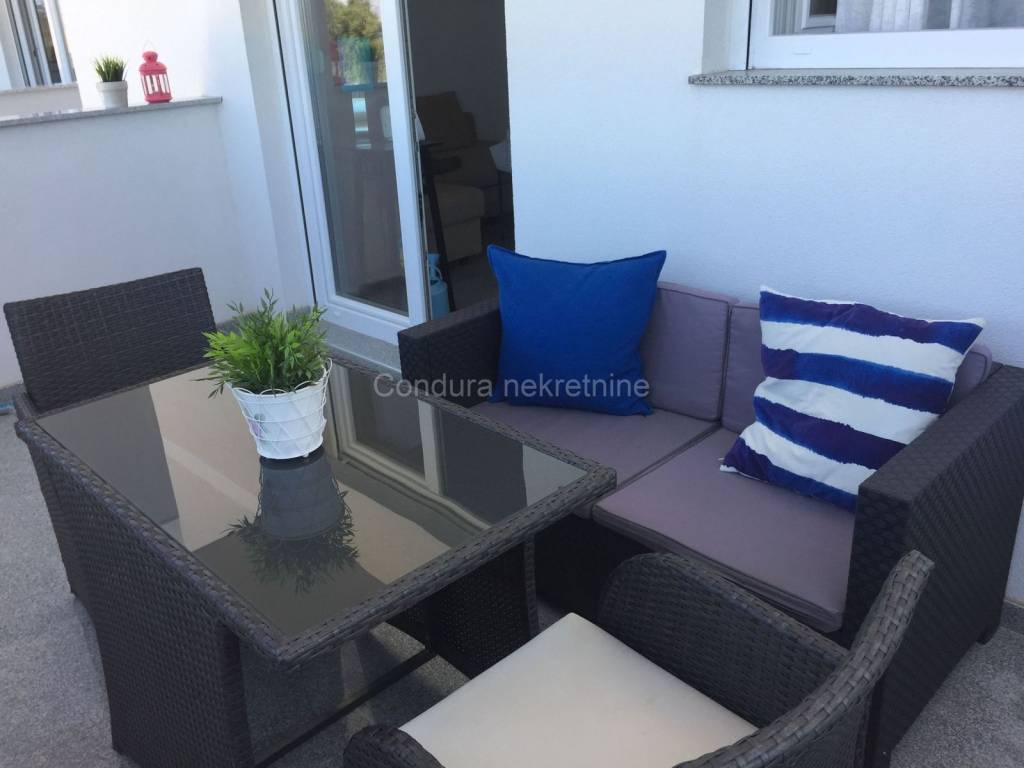 Apartman na moru, Prodaja, Nin, Nin