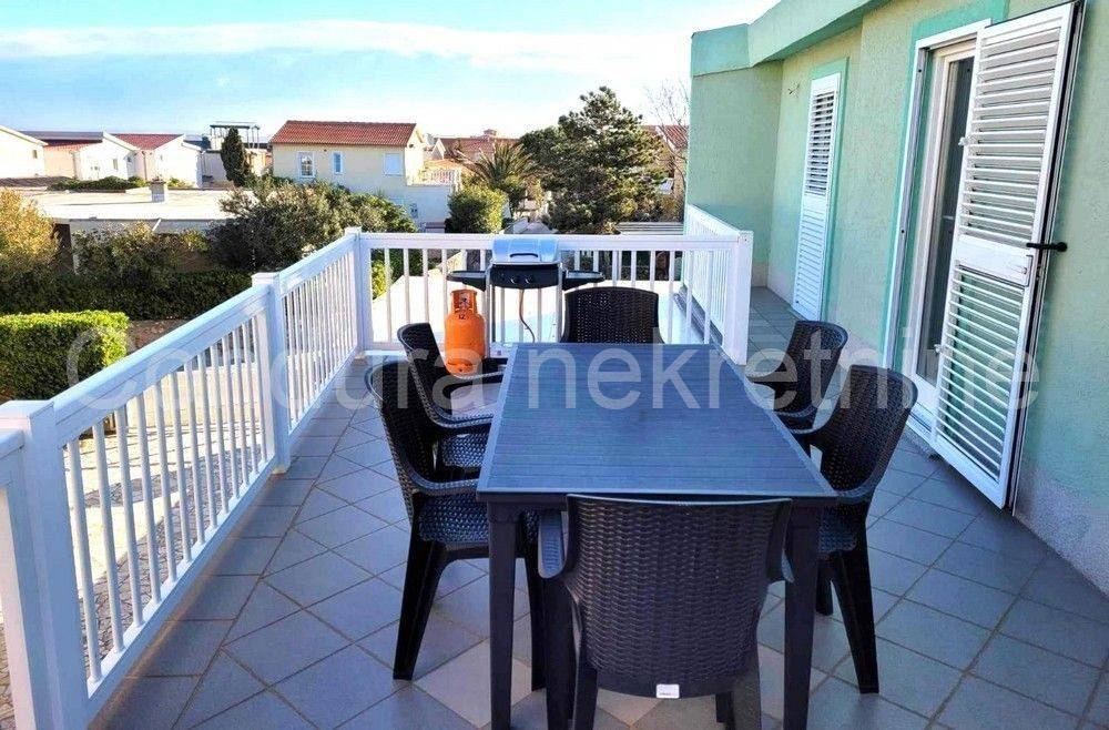 Apartman na moru, Prodaja, Vir, Vir