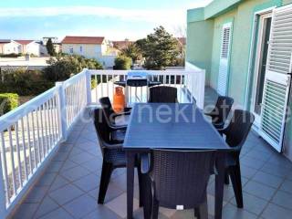 Apartman na moru, Prodaja, Vir, Vir