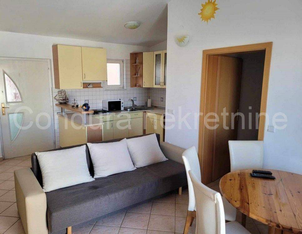 Apartman na moru, Prodaja, Vir, Vir