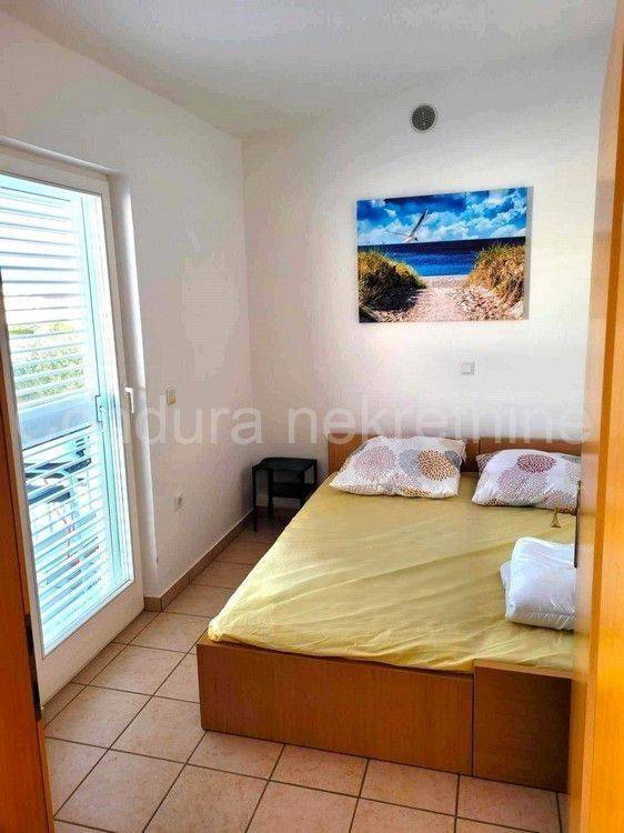 Apartman na moru, Prodaja, Vir, Vir