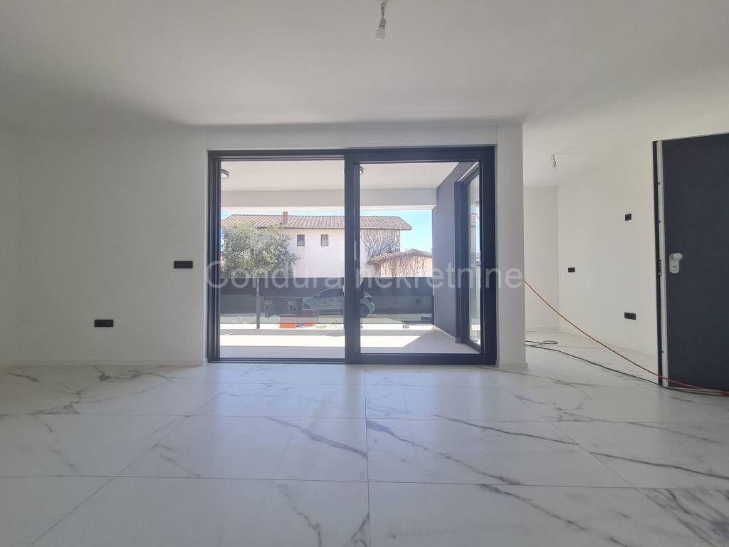Apartman na moru, Prodaja, Vir, Vir