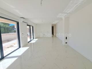 Apartman na moru, Prodaja, Privlaka, Privlaka