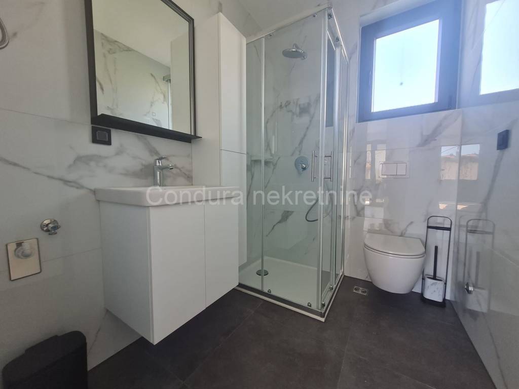 Apartman na moru, Prodaja, Vir, Vir
