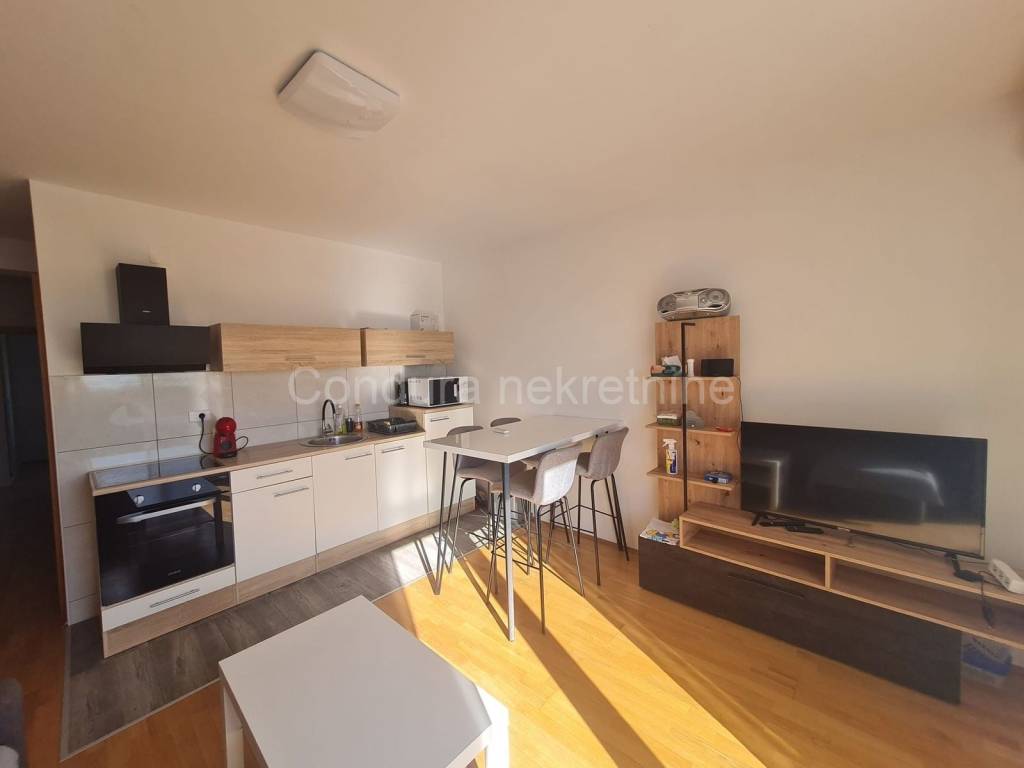 Apartman na moru, Prodaja, Vir, Vir