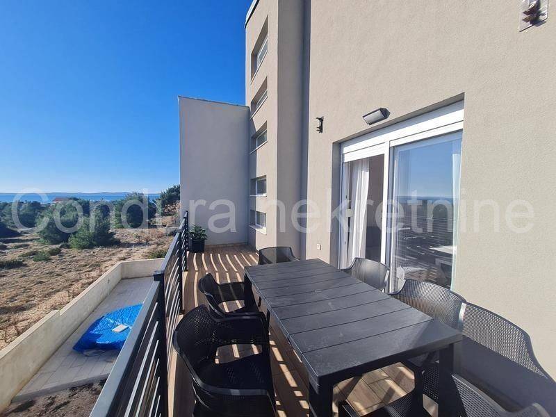 Apartman na moru, Prodaja, Vir, Vir