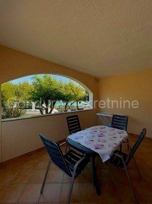 Apartman na moru, Prodaja, Vir, Vir