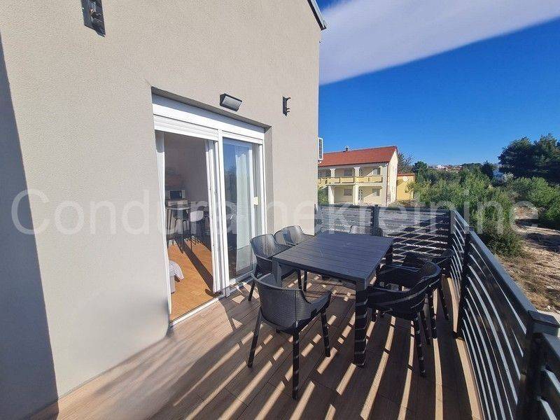 Apartman na moru, Prodaja, Vir, Vir