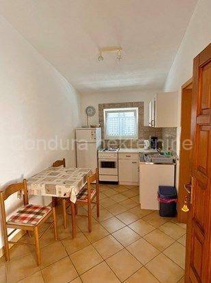 Apartman na moru, Prodaja, Vir, Vir