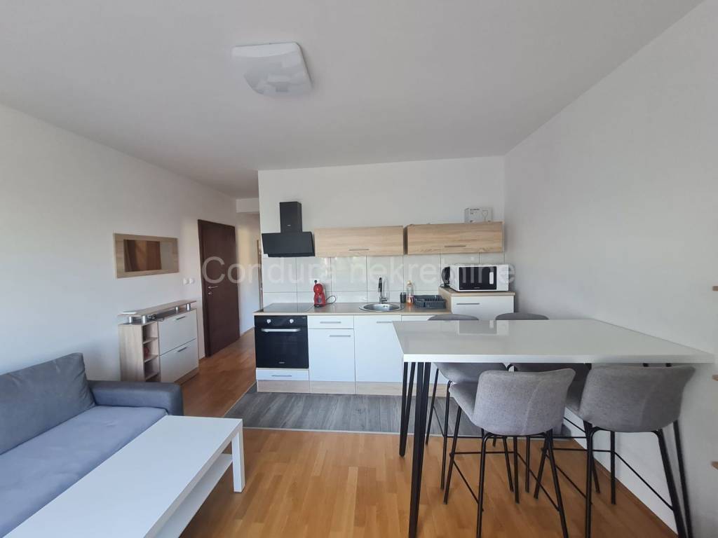 Apartman na moru, Prodaja, Vir, Vir