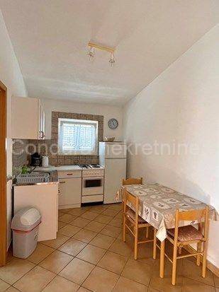 Apartman na moru, Prodaja, Vir, Vir