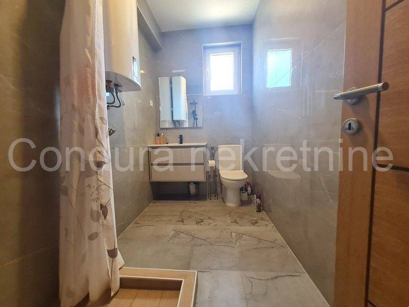 Apartman na moru, Prodaja, Vir, Vir