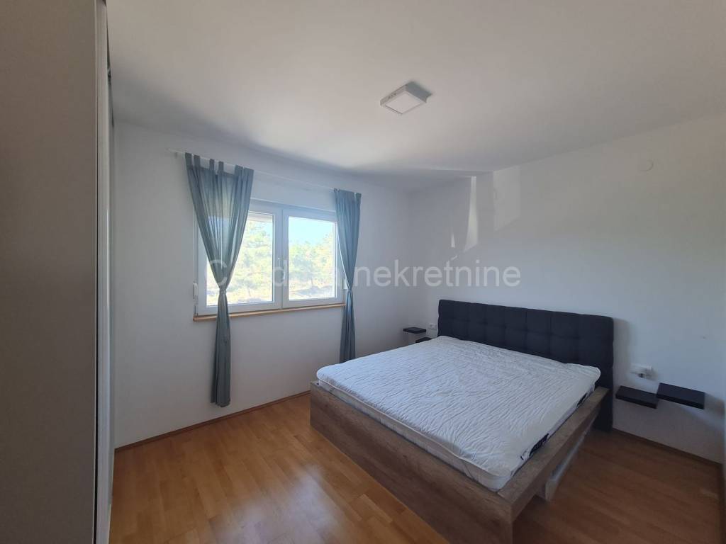 Apartman na moru, Prodaja, Vir, Vir