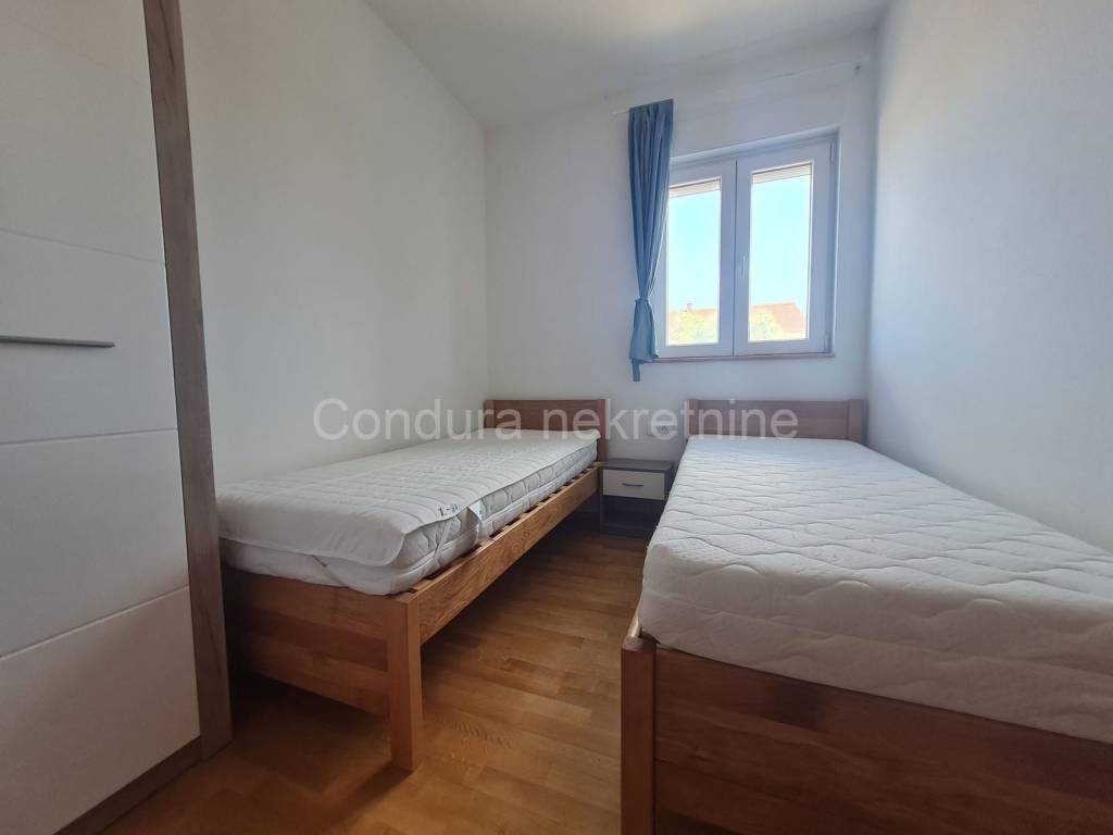 Apartman na moru, Prodaja, Vir, Vir