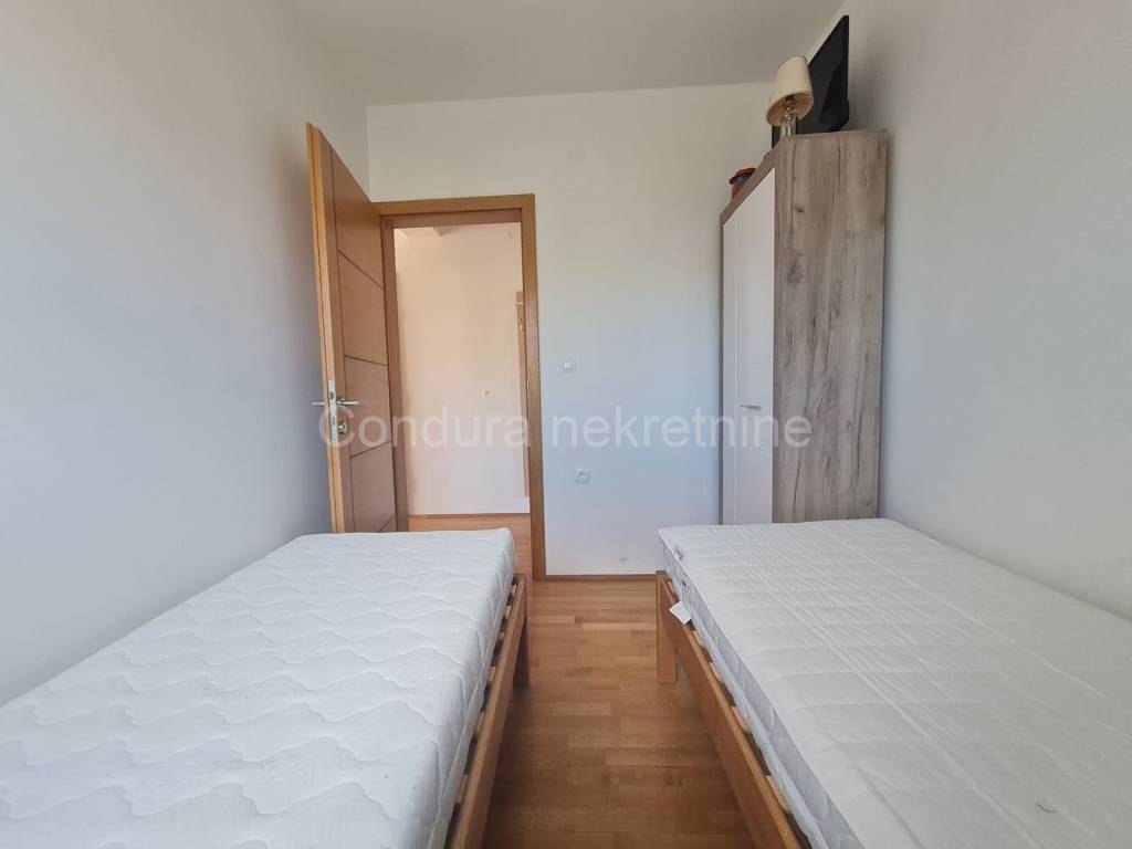 Apartman na moru, Prodaja, Vir, Vir