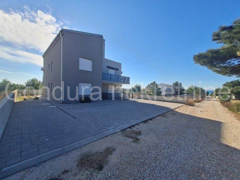 Apartman na moru, Prodaja, Vir, Vir