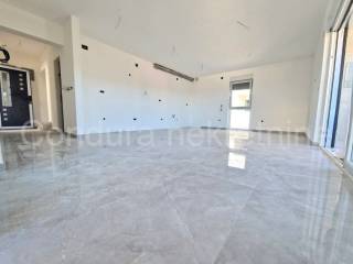 Apartman na moru, Prodaja, Vir, Vir