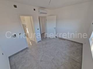 Apartman na moru, Prodaja, Vir, Vir