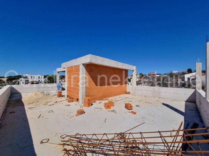 Apartman na moru, Prodaja, Vir, Vir