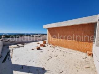 Apartman na moru, Prodaja, Vir, Vir